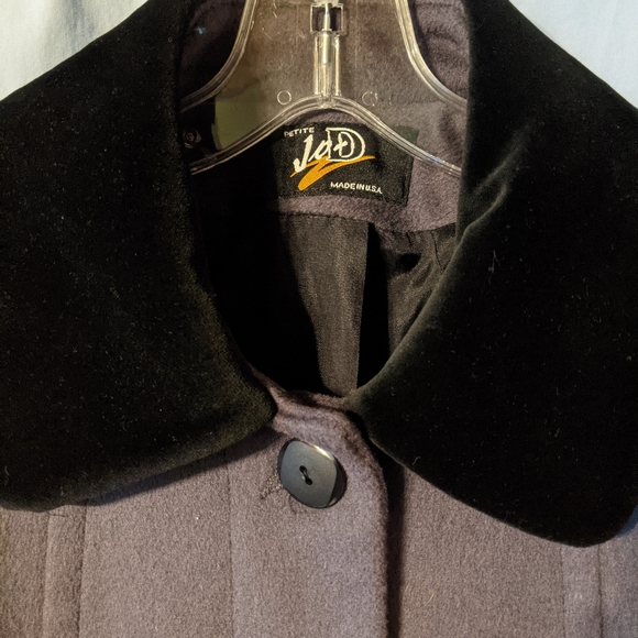 Full length coat - Picture 3 of 5